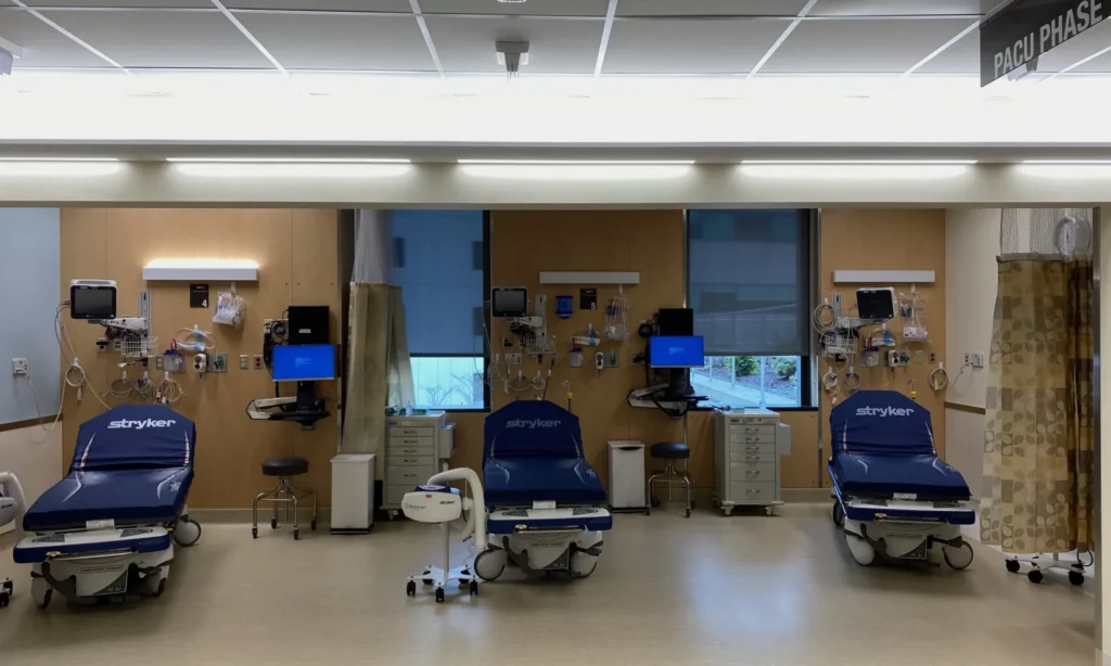 Medical facilities within Proliance Orthopedic Surgery Center.